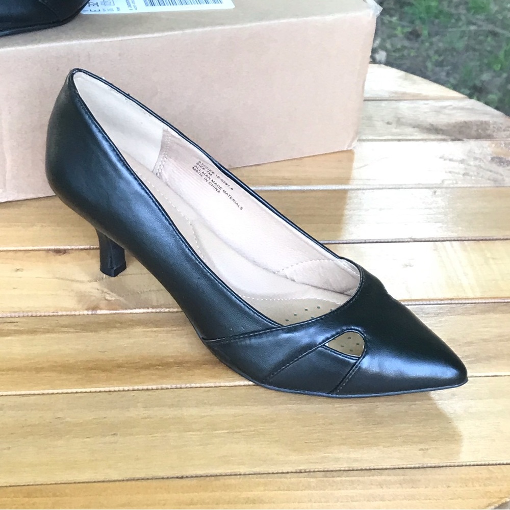 Comfortview☀️Black cut out kitten heels